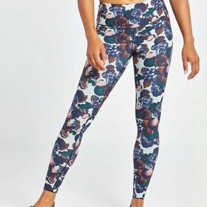 Oiselle Reversible Bird Hugger Tights size 6 navy EUC phone pocket